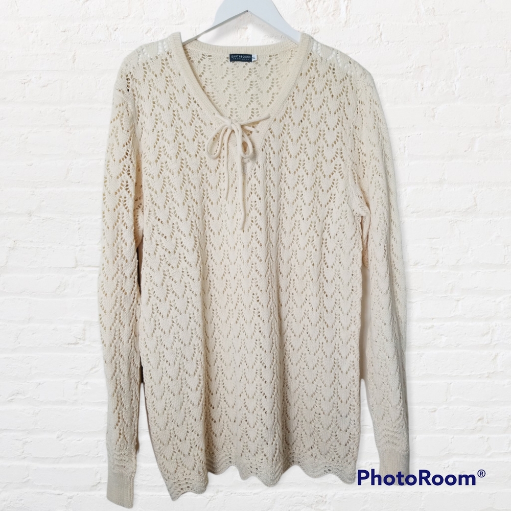 Earthbound Trading Company long sleeved creme sweater size XL